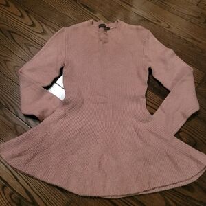 Soft shapely sweater, size xs